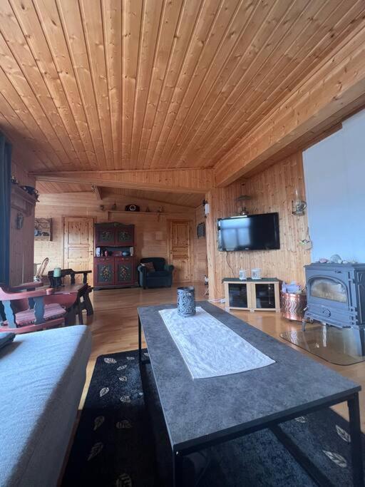 Cozy And Spacious Cabin Svensby 外观 照片